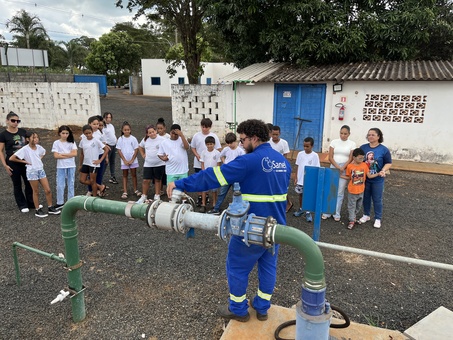 ALUNOS MERGULHAM NO UNIVERSO DO SANEAMENTO COM O PROGRAMA "HERDEIROS DO FUTURO"